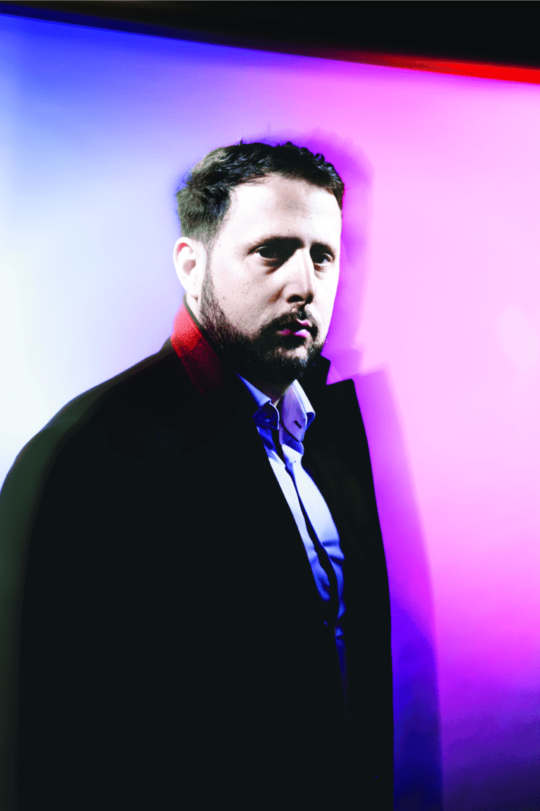 Christopher Lannes : Un hussard sur la toile <img class='plus-nav-icon-menu icon-img' src='https://lincorrect.org/wp-content/uploads/2020/07/logo-article-small.png' style='height:20px;'>