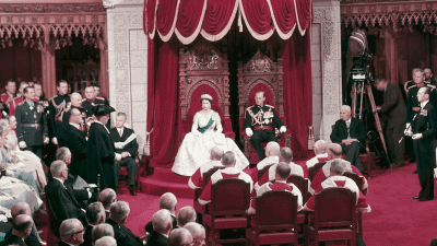 Mort d’Élisabeth II : quand la monarchie fait rêver la France et l’Occident