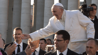 Le pape François, l’homosexualité et le lobby LGBT