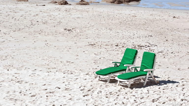 Les chaises longues sont-elles de droite ? <img class='plus-nav-icon-menu icon-img' src='https://lincorrect.org/wp-content/uploads/2020/07/logo-article-small.png' style='height:20px;'>