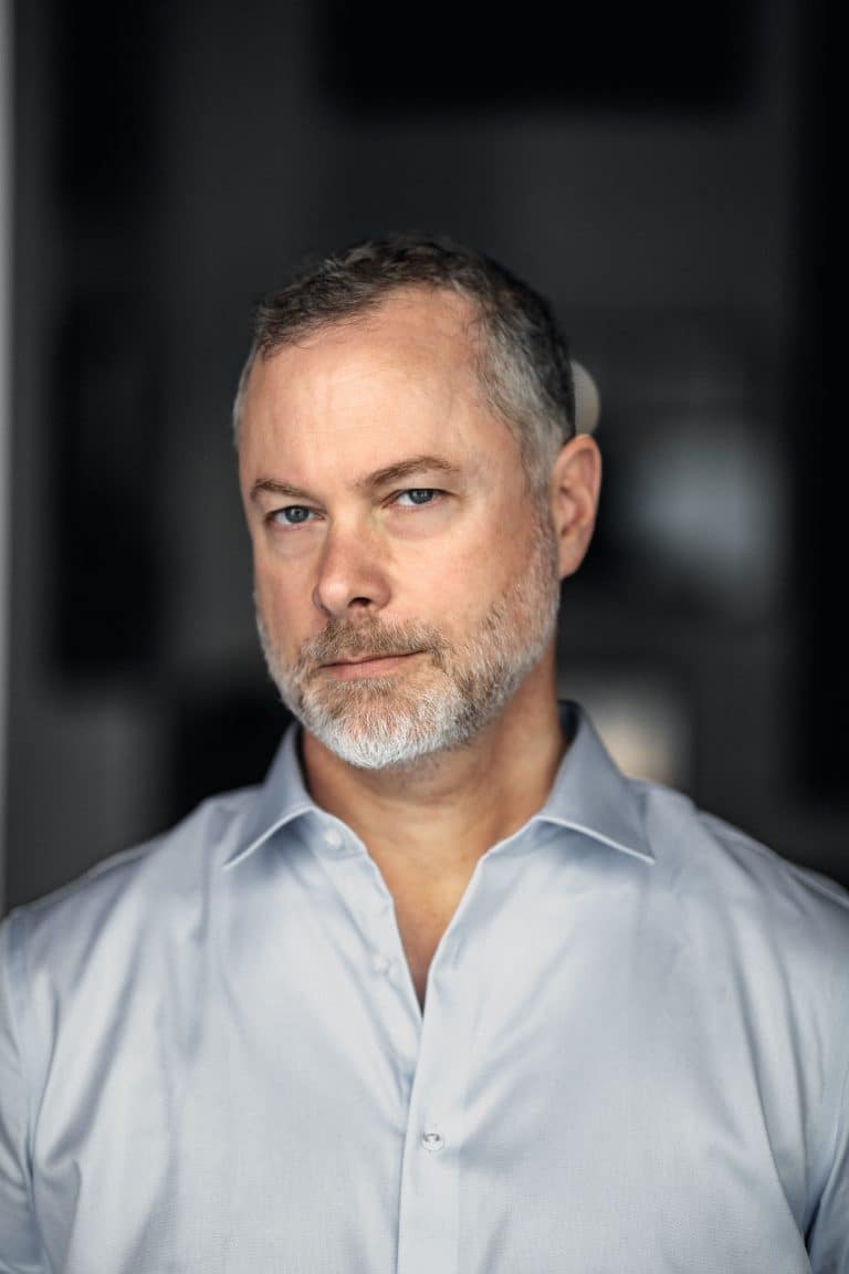 Ethan Rundell : Éditeur en dissidence