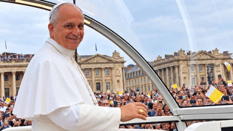 Le pape à Paris : un nouvel espoir